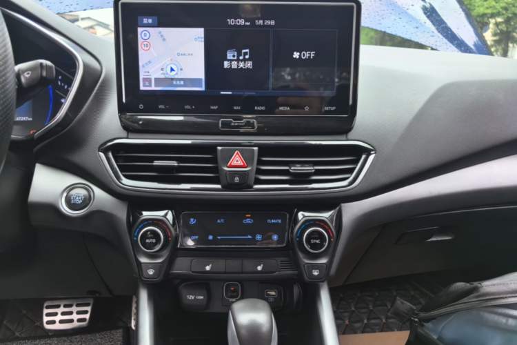 Used Hyundai Lafesta 2019 280TGDi Smart Speed Version China VI Standard Audio And AC Panel