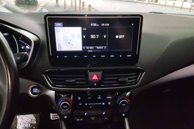 Used Hyundai Lafesta 2019 280TGDi Smart Speed Version China V Standard Audio And AC Panel