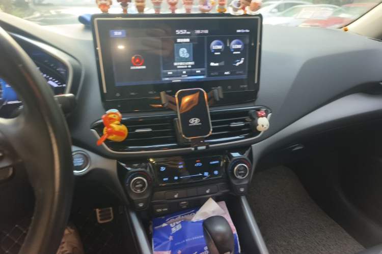 Used Hyundai Lafesta 2019 280TGDi Smart Speed Version China VI Standard Audio And AC Panel