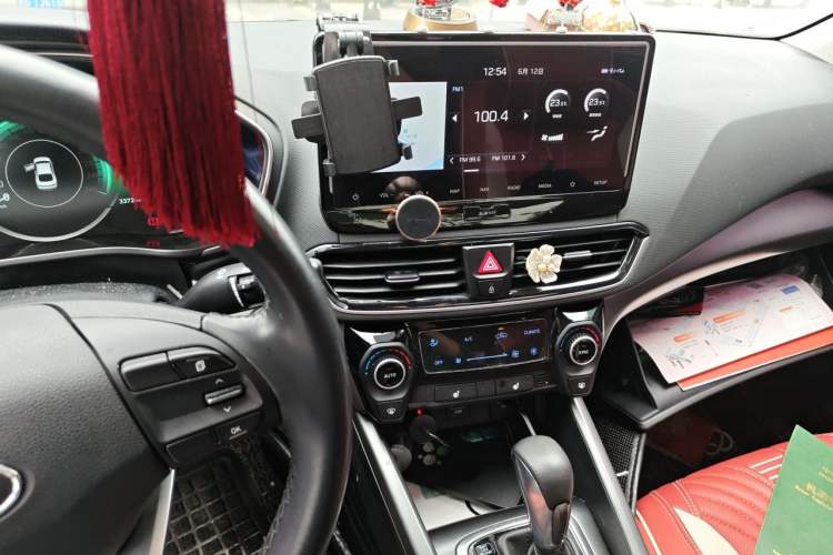 Used Hyundai Lafesta 2019 280TGDi Smart Speed Version China VI Standard Audio And AC Panel