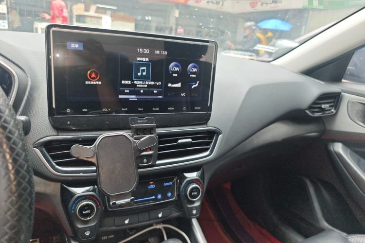 Used Hyundai Lafesta 2019 280TGDi Smart Speed Version China V Standard Audio And AC Panel