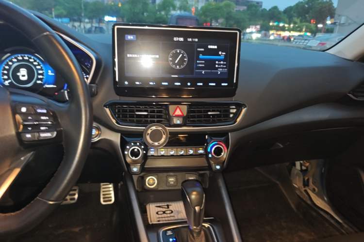 Used Hyundai Lafesta 2019 280TGDi Sport Edition China V Standard Audio And AC Panel
