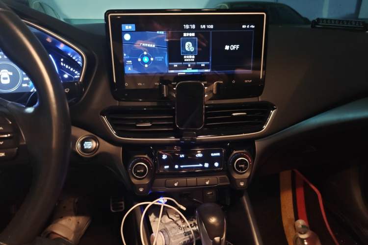 Used Hyundai Lafesta 2019 280TGDi Smart Speed Version China V Standard Audio And AC Panel