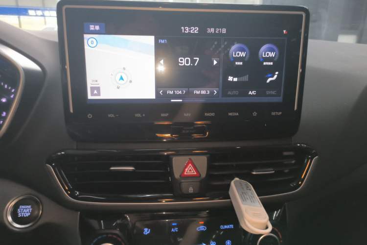Used Hyundai Lafesta 2019 280TGDi Smart Speed Version China VI Standard Audio And AC Panel