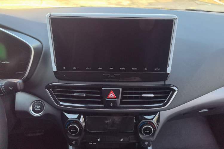 Used Hyundai Lafesta 2019 280TGDi Smart Speed Version China VI Standard Audio And AC Panel