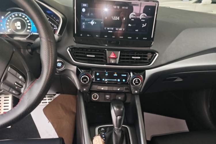 Used Hyundai Lafesta 2019 280TGDi Smart Speed Version China VI Standard Audio And AC Panel