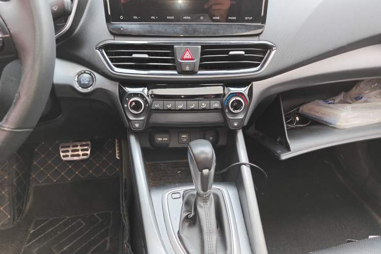 Used Hyundai Lafesta 2019 280TGDi Sport Edition China VI Audio And AC Panel