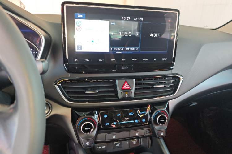 Used Hyundai Lafesta 2019 280TGDi Smart Speed Version China V Standard Audio And AC Panel