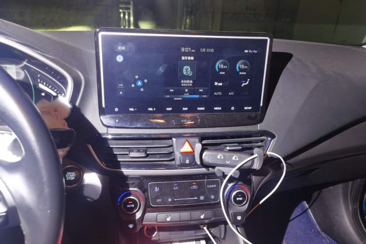 Used Hyundai Lafesta 2019 280TGDi Smart Edition China VI Standard Audio And AC Panel