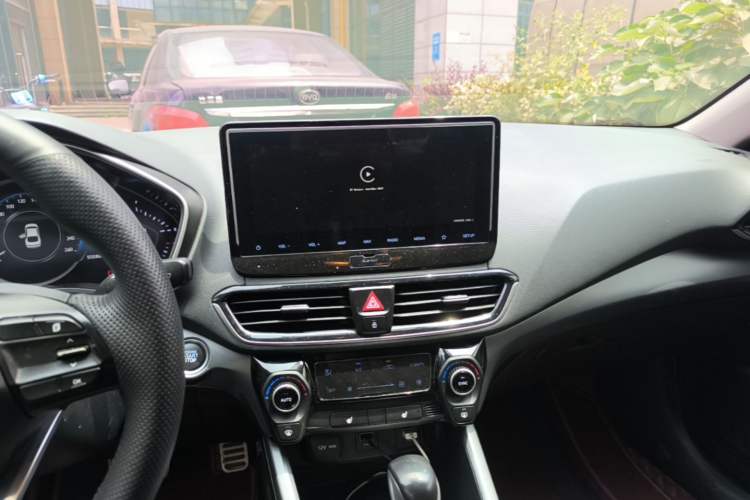 Used Hyundai Lafesta 2019 280TGDi Smart Speed Version China VI Standard Audio And AC Panel