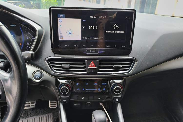 Used Hyundai Lafesta 2019 280TGDi Smart Speed Version China V Standard Audio And AC Panel