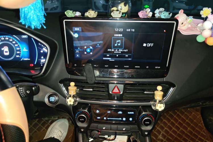 Used Hyundai Lafesta 2019 280TGDi Smart Speed Version China V Standard Audio And AC Panel