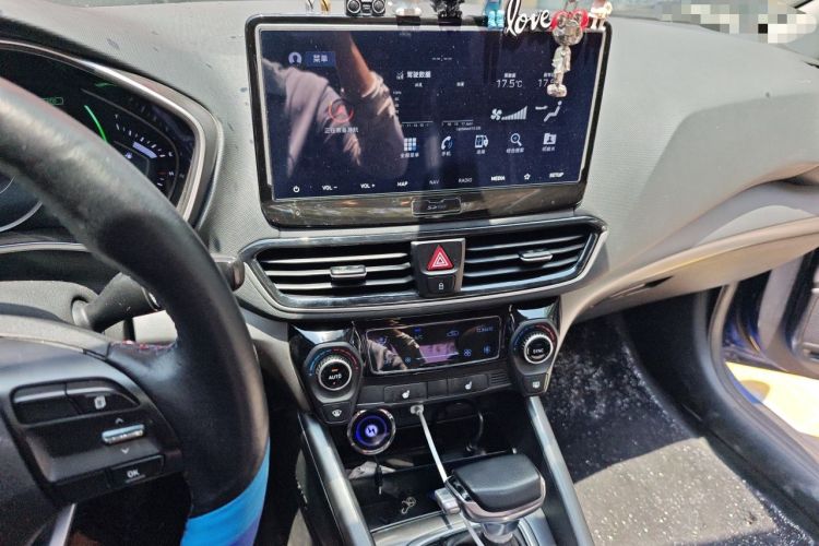 Used Hyundai Lafesta 2019 280TGDi Smart Speed Version China VI Standard Audio And AC Panel