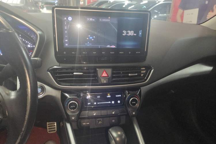 Used Hyundai Lafesta 2019 280TGDi Smart Speed Version China VI Standard Audio And AC Panel