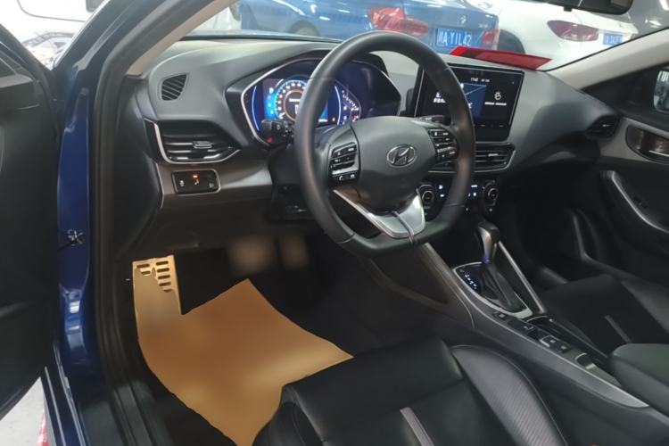 Used Hyundai Lafesta 2019 280TGDi Smart Speed Version China V Standard Center Console