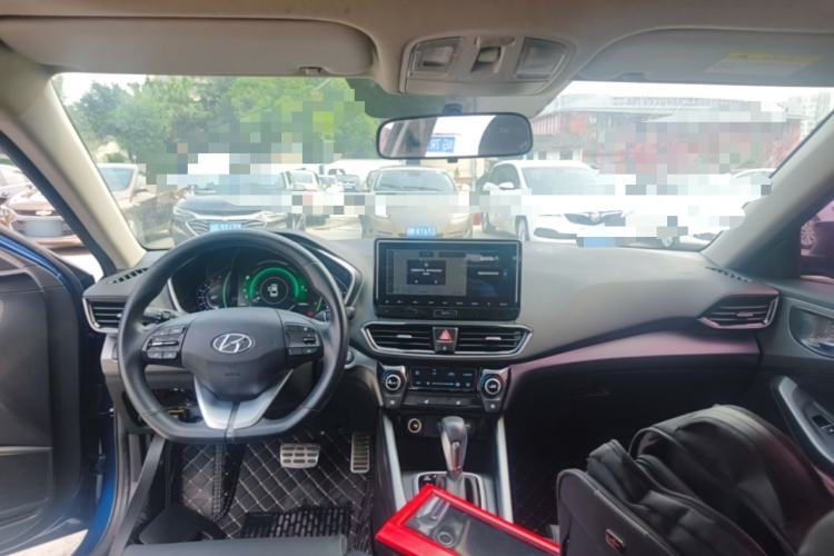 Used Hyundai Lafesta 2019 280TGDi Smart Speed Version China VI Standard Center Console