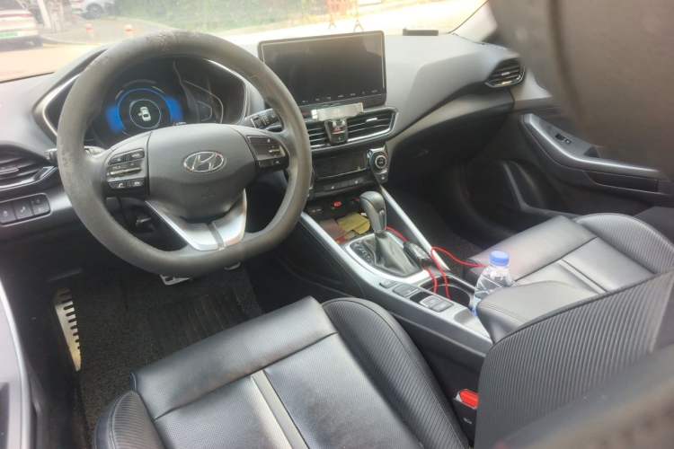 Used Hyundai Lafesta 2019 280TGDi Smart Speed Version China VI Standard Center Console