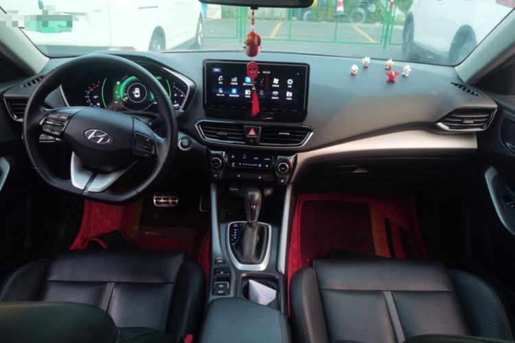 Used Hyundai Lafesta 2019 280TGDi Smart Speed Version China V Standard Center Console