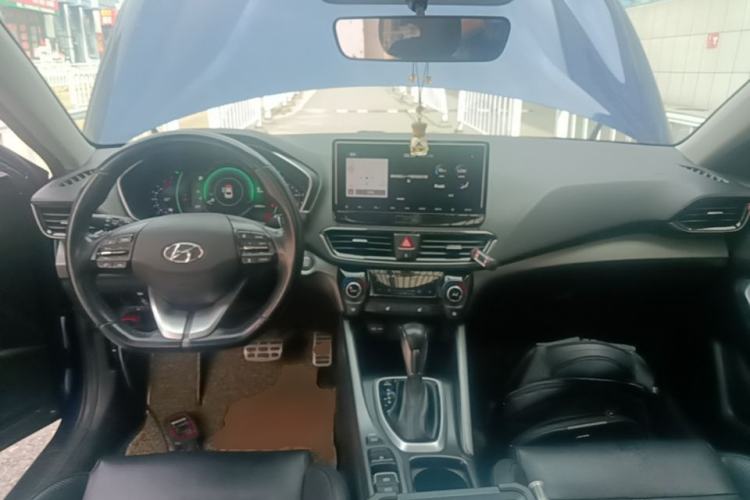 Used Hyundai Lafesta 2019 280TGDi Smart Speed Version China V Standard Center Console