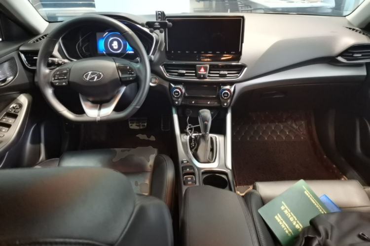 Used Hyundai Lafesta 2019 280TGDi Smart Speed Version China VI Standard Center Console