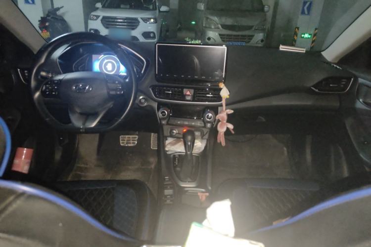 Used Hyundai Lafesta 2019 280TGDi Smart Speed Version China VI Standard Center Console