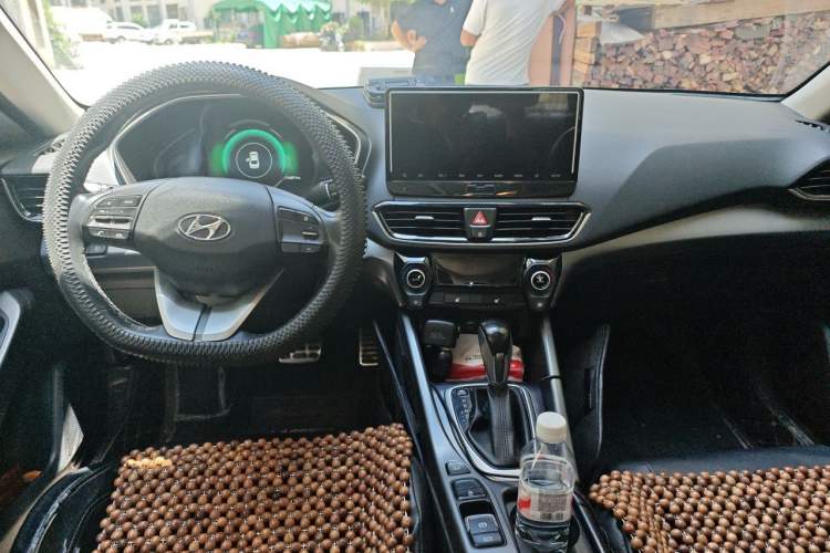 Used Hyundai Lafesta 2019 280TGDi Smart Speed Version China VI Standard Center Console