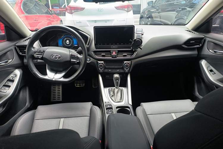 Used Hyundai Lafesta 2019 280TGDi Smart Speed Version China VI Standard Center Console
