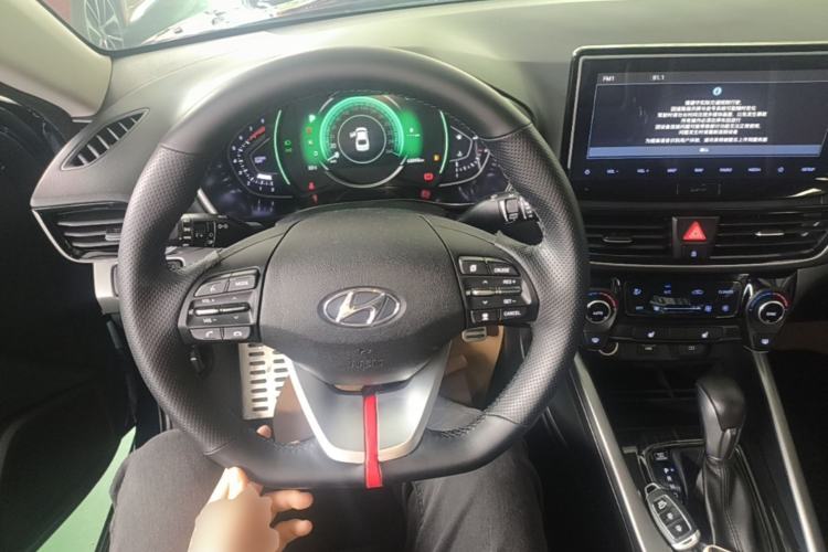 Used Hyundai Lafesta 2019 280TGDi Smart Speed Version China V Standard Center Console
