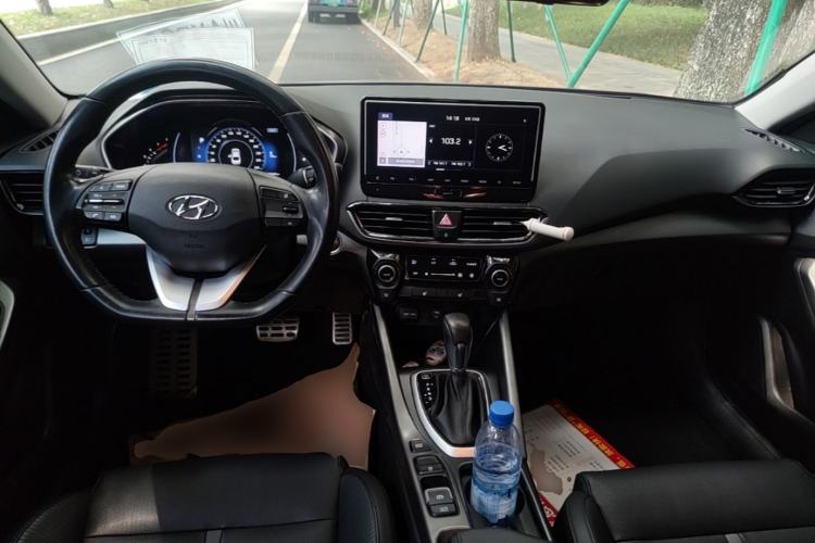 Used Hyundai Lafesta 2019 280TGDi Smart Speed Version China V Standard Center Console