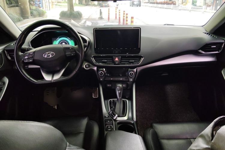 Used Hyundai Lafesta 2019 280TGDi Smart Speed Version China V Standard Center Console