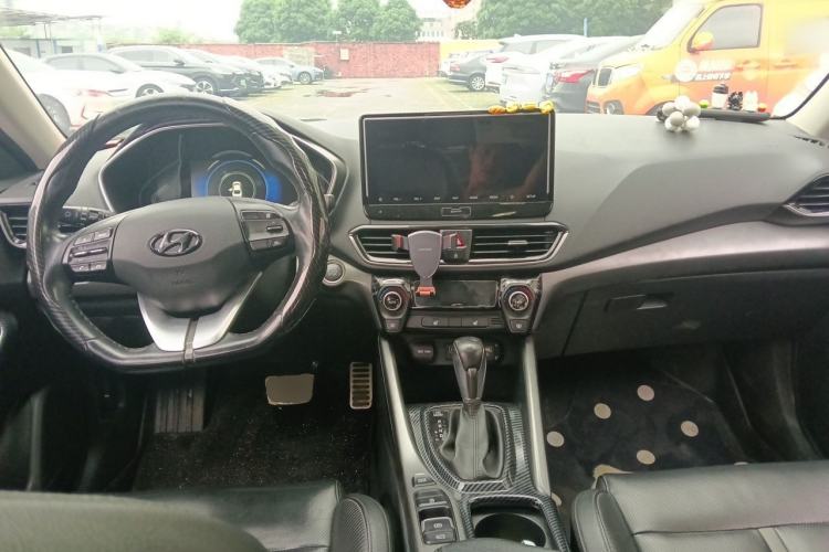 Used Hyundai Lafesta 2019 280TGDi Smart Speed Version China V Standard Center Console