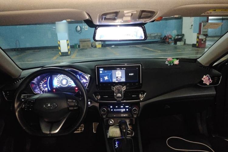 Used Hyundai Lafesta 2019 280TGDi Smart Speed Version China V Standard Center Console