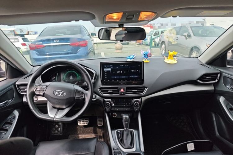 Used Hyundai Lafesta 2019 280TGDi Smart Speed Version China VI Standard Center Console