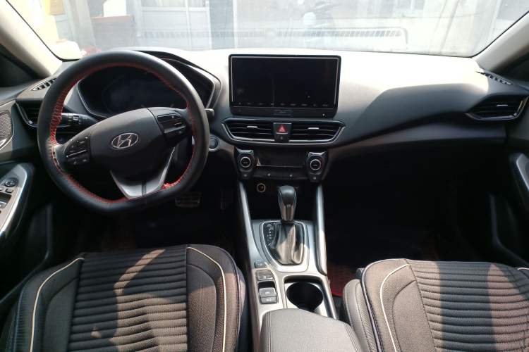 Used Hyundai Lafesta 2019 280TGDi Smart Speed Version China V Standard Center Console