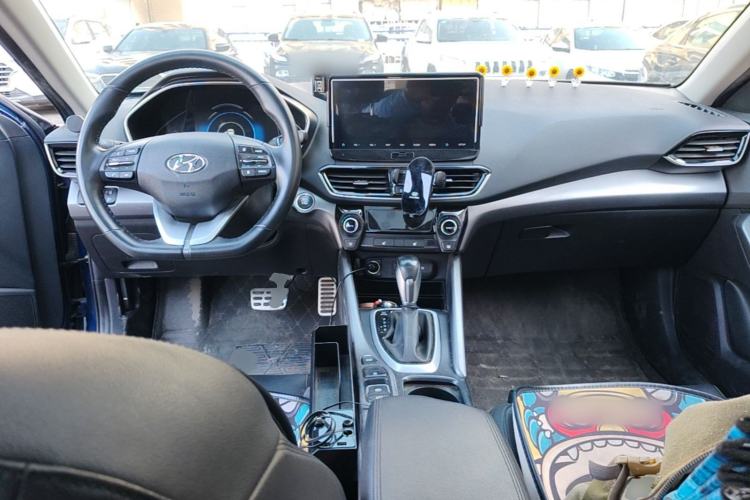 Used Hyundai Lafesta 2019 280TGDi Smart Speed Version China VI Standard Center Console
