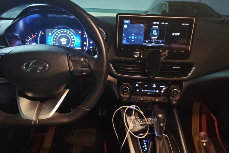 Used Hyundai Lafesta 2019 280TGDi Smart Speed Version China V Standard Center Console