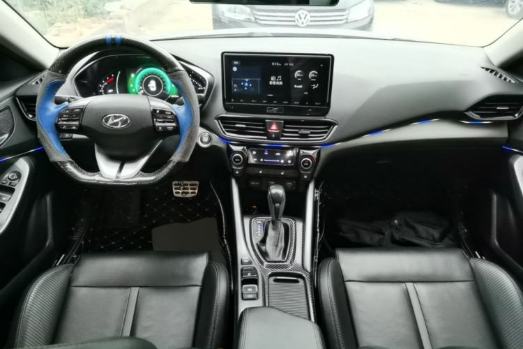 Used Hyundai Lafesta 2019 280TGDi Smart Speed Version China VI Standard Center Console