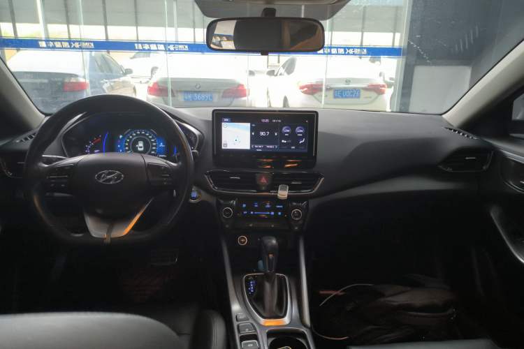 Used Hyundai Lafesta 2019 280TGDi Smart Speed Version China VI Standard Center Console