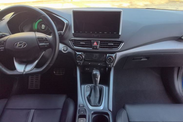 Used Hyundai Lafesta 2019 280TGDi Smart Speed Version China VI Standard Center Console