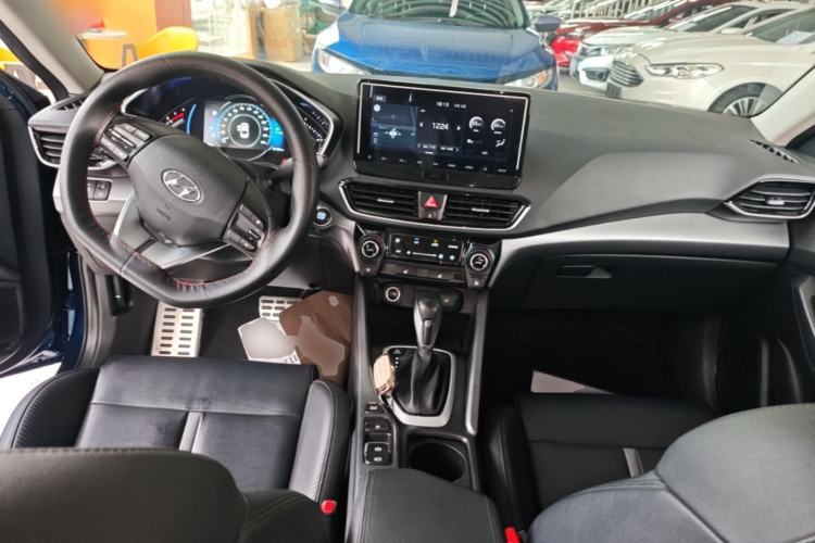 Used Hyundai Lafesta 2019 280TGDi Smart Speed Version China VI Standard Center Console