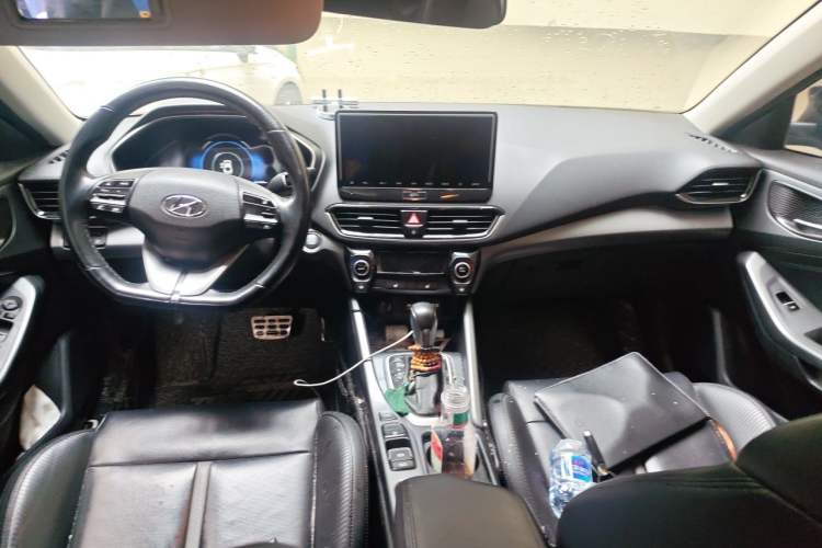 Used Hyundai Lafesta 2019 280TGDi Smart Speed Version China VI Standard Center Console
