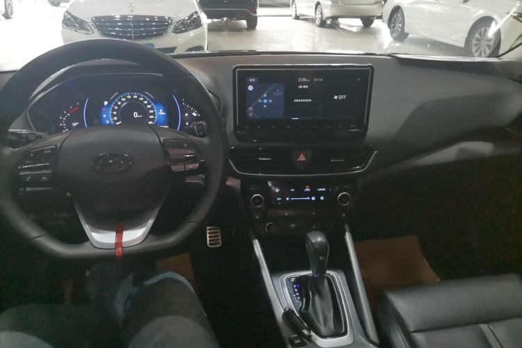 Used Hyundai Lafesta 2019 280TGDi Smart Speed Version China VI Standard Center Console