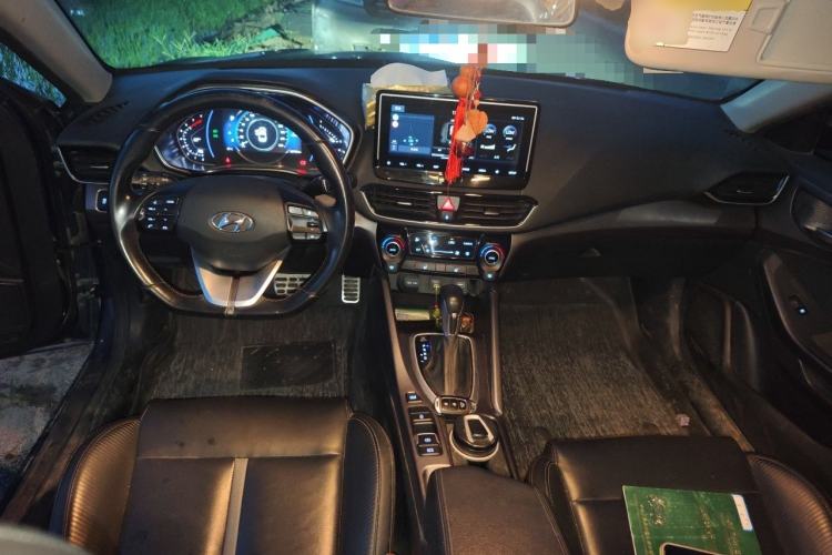 Used Hyundai Lafesta 2019 280TGDi Smart Speed Version China V Standard Center Console