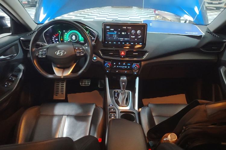Used Hyundai Lafesta 2019 280TGDi Smart Speed Version China V Standard Center Console