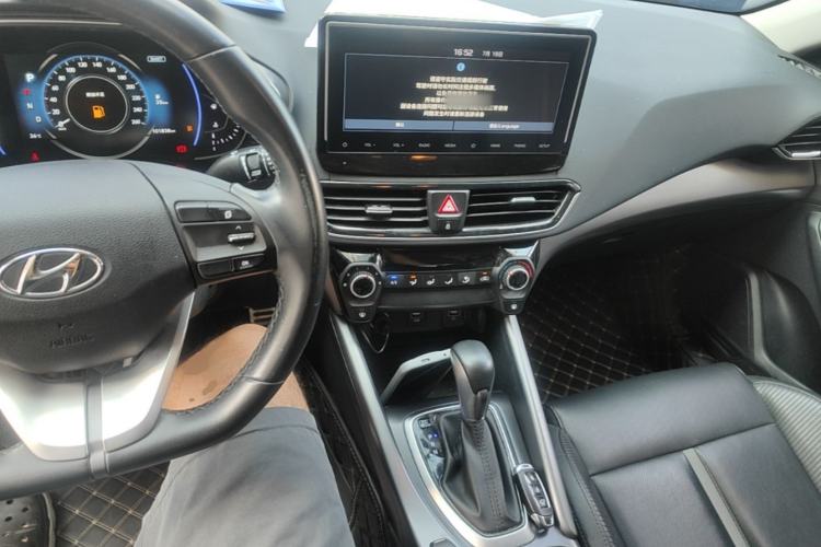 Used Hyundai Lafesta 2019 280TGDi Sport Edition China VI Center Console