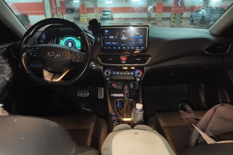 Used Hyundai Lafesta 2019 280TGDi Sport Edition China VI Center Console