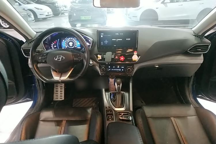 Used Hyundai Lafesta 2019 280TGDi Smart Speed Version China VI Standard Center Console