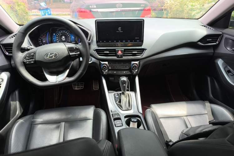 Used Hyundai Lafesta 2019 280TGDi Smart Speed Version China VI Standard Center Console