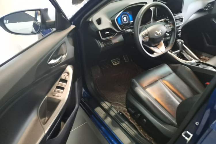 Used Hyundai Lafesta 2019 280TGDi Smart Speed Version China VI Standard Driver Seat