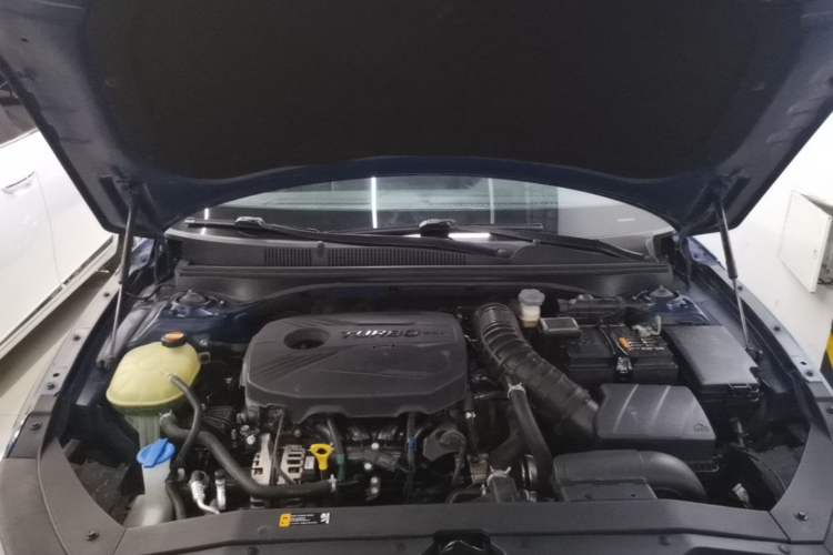 Used Hyundai Lafesta 2019 280TGDi Smart Speed Version China VI Standard Engine Bay